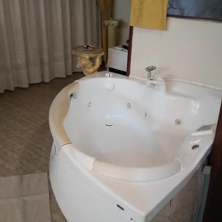 Vasca Idromassaggio * Bologna