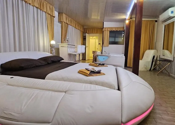 Vasca Idromassaggio * ボローニャ